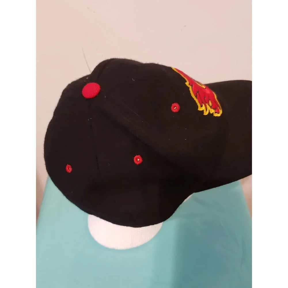 Vtg Calgary Flames Zephyr Graf-X Hat Fitted Size 7 1/8 NHL Hockey Cap Black Wool
